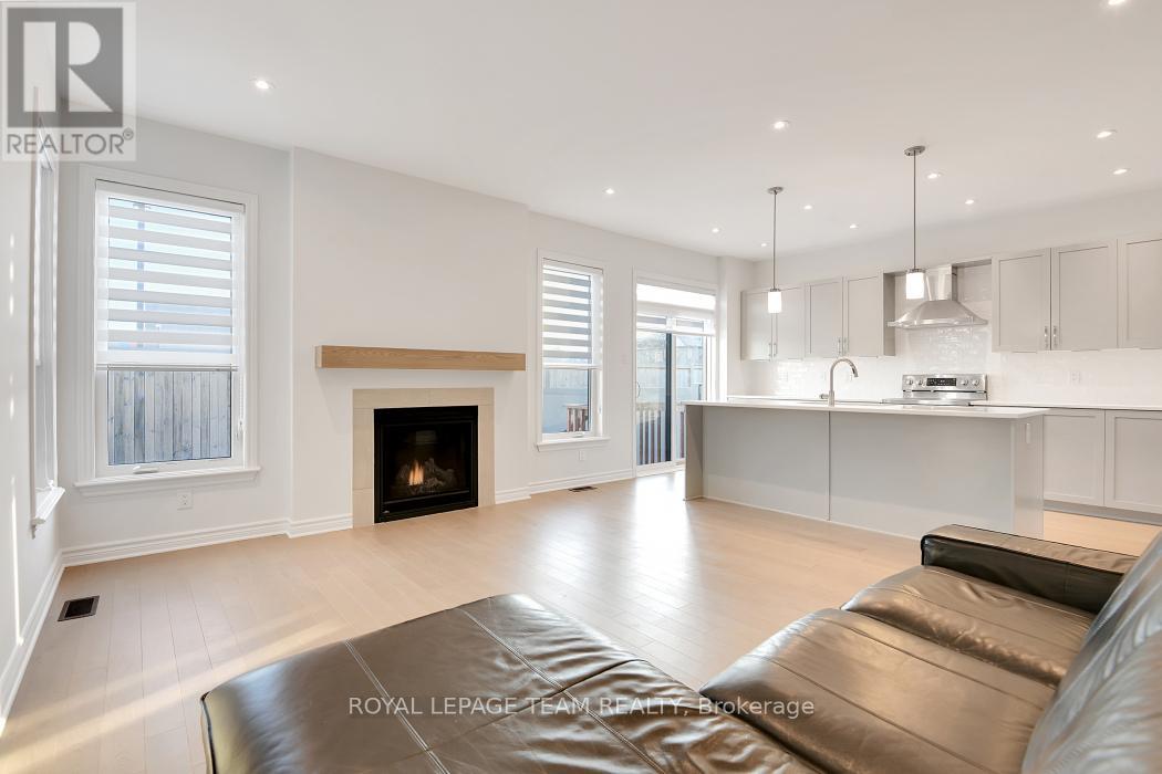 102 Crevasse Road, Ottawa, Ontario  K1W 0P9 - Photo 11 - X12977400