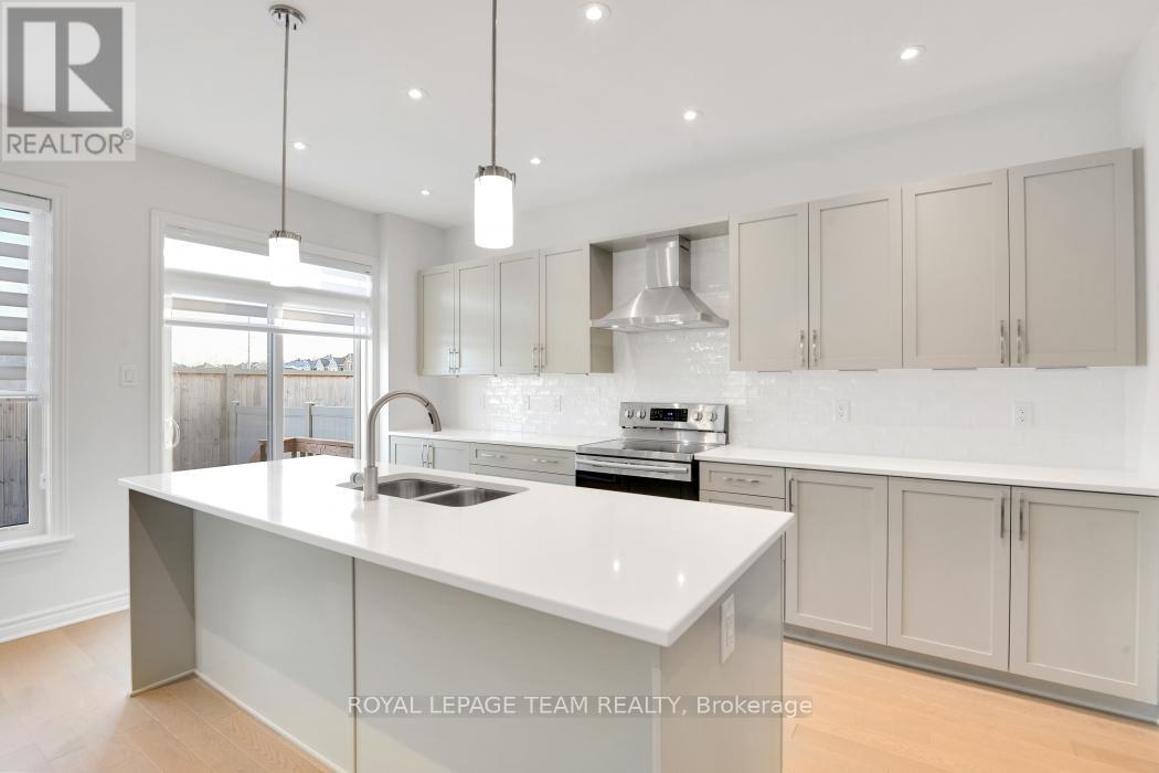 102 Crevasse Road, Ottawa, Ontario  K1W 0P9 - Photo 14 - X12977400