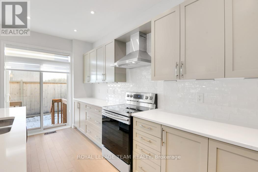 102 Crevasse Road, Ottawa, Ontario  K1W 0P9 - Photo 15 - X12977400