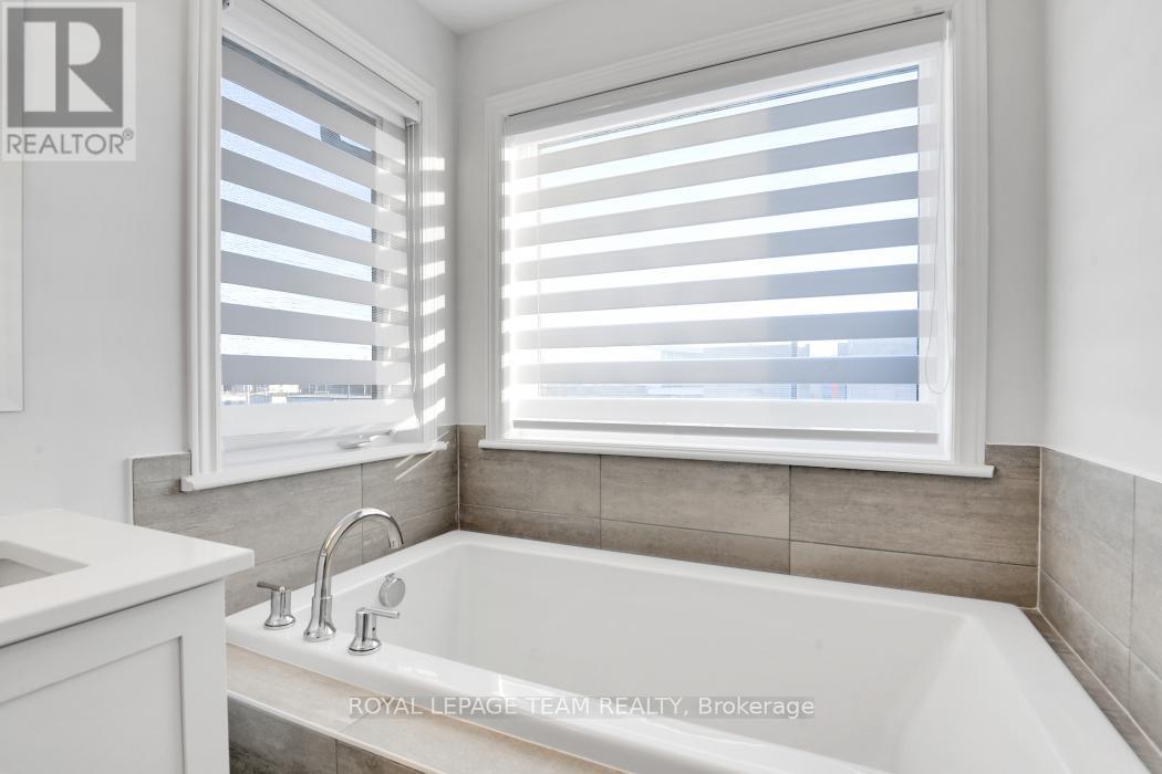 102 Crevasse Road, Ottawa, Ontario  K1W 0P9 - Photo 24 - X12977400