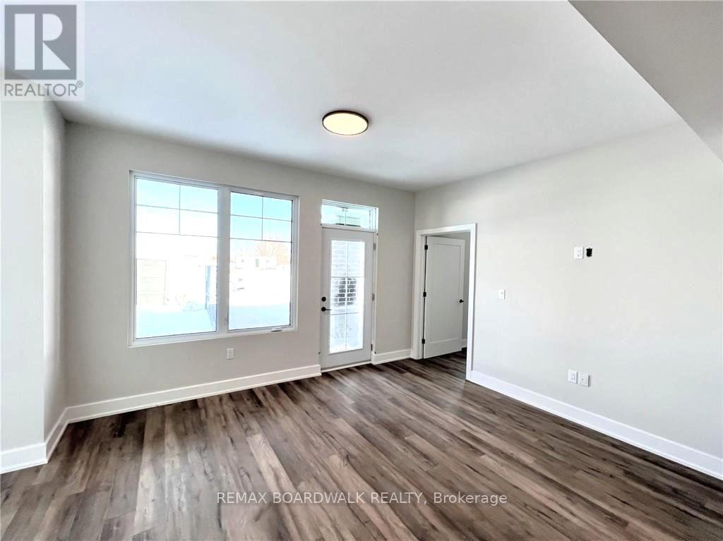 105 - 5870 County 19 Road, North Grenville, Ontario  K0G 1J0 - Photo 2 - X12977554