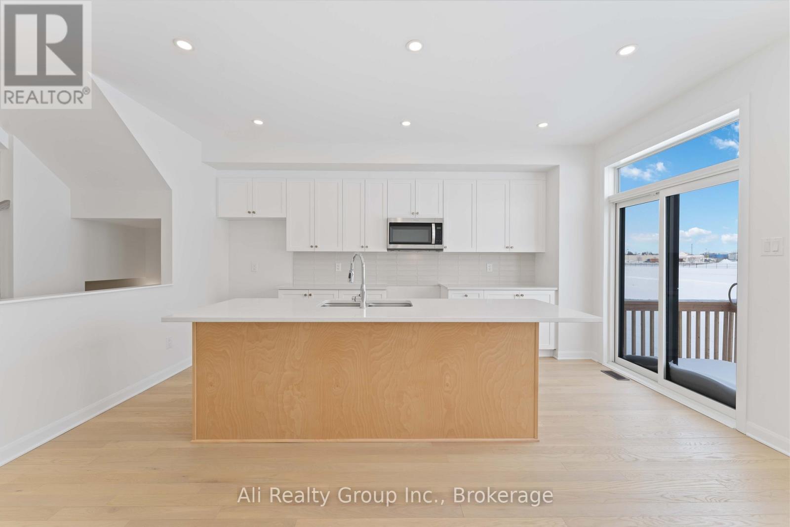 661 Hamsa Street, Ottawa, Ontario  K2J 6Z7 - Photo 8 - X12977732