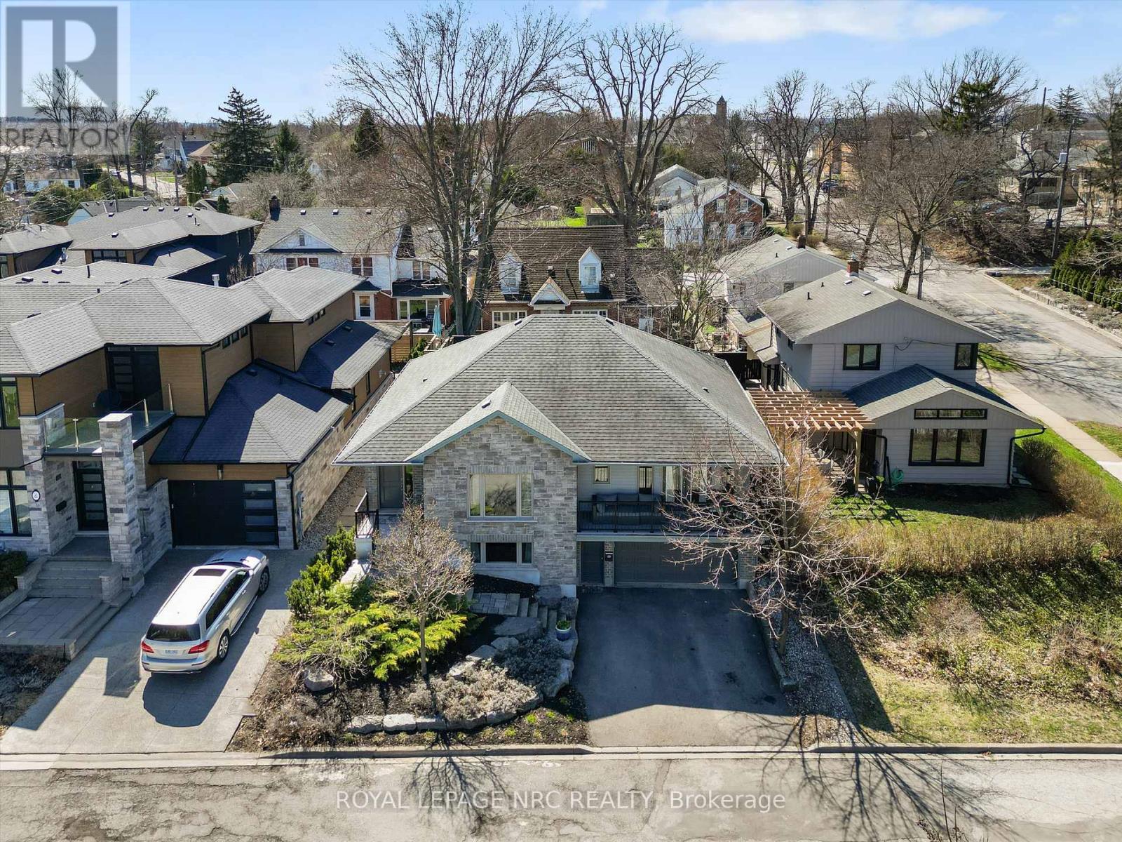 4 Rodman Hall Drive, St. Catharines, Ontario  L2S 1P2 - Photo 4 - X12977392