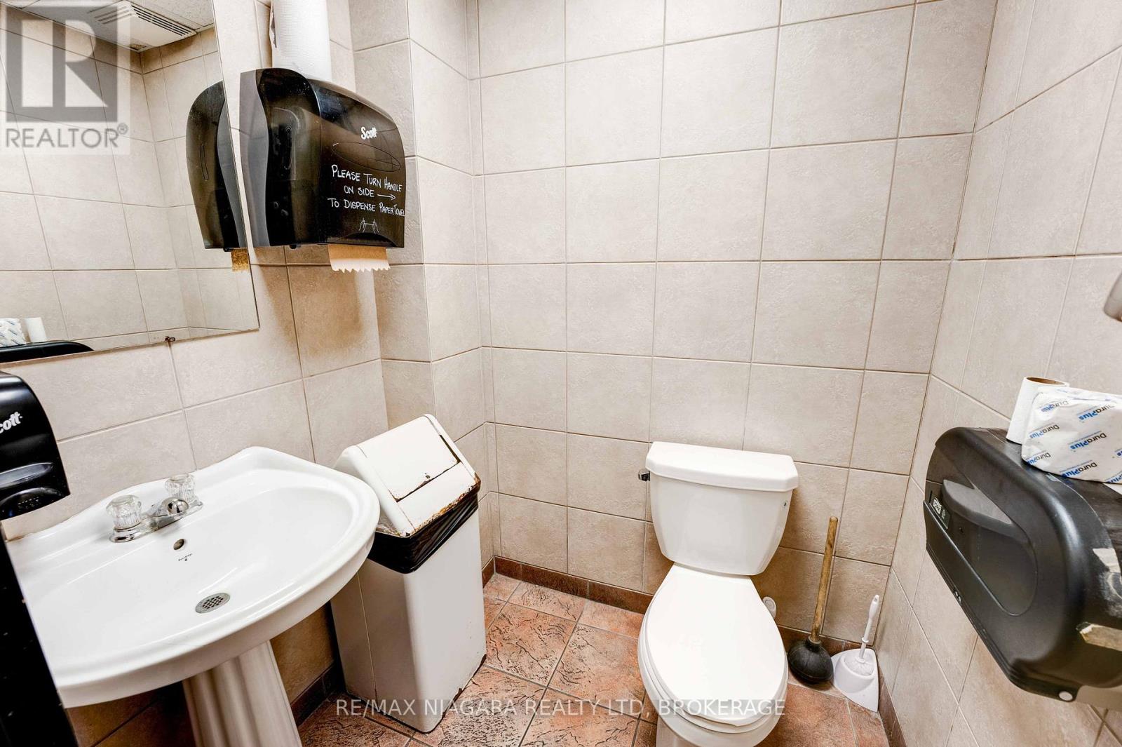 231 St. Paul Street W, St. Catharines, Ontario  L2S 2E3 - Photo 35 - X12977572