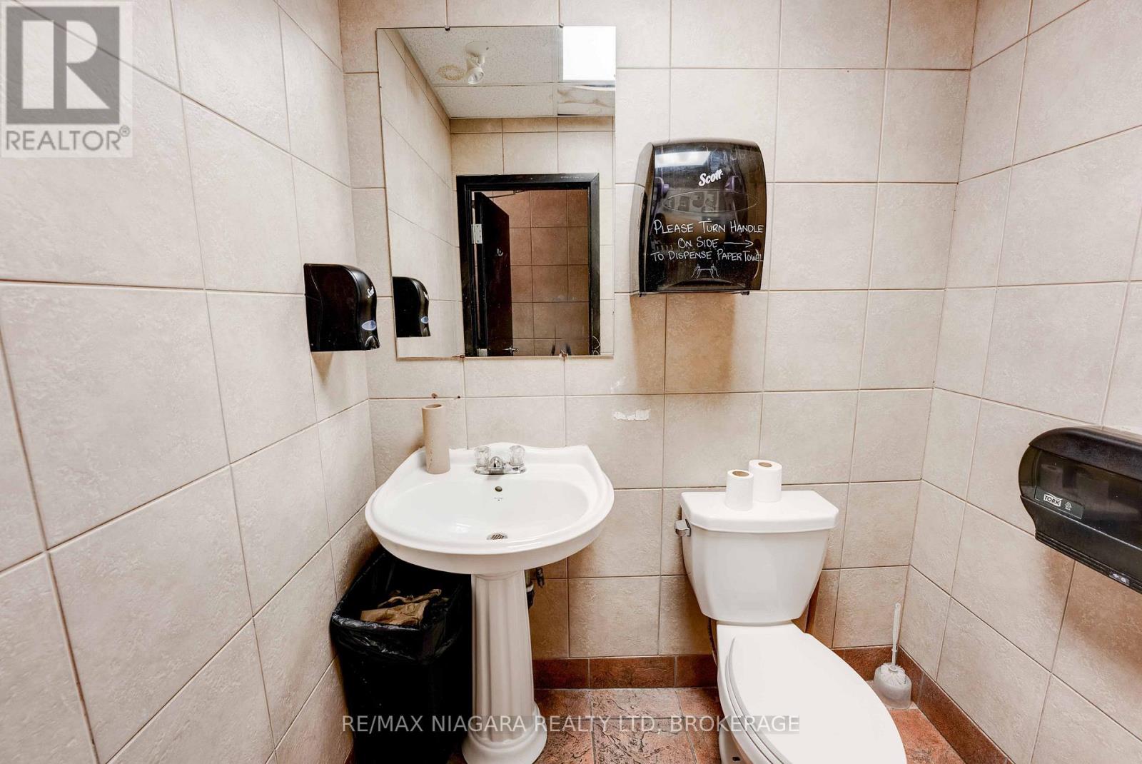 231 St. Paul Street W, St. Catharines, Ontario  L2S 2E3 - Photo 36 - X12977572