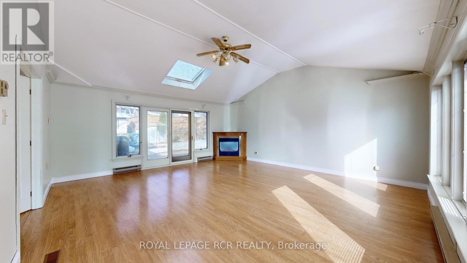 827 Legge Court, Newmarket, Ontario  L3Y 3J1 - Photo 13 - N12976762