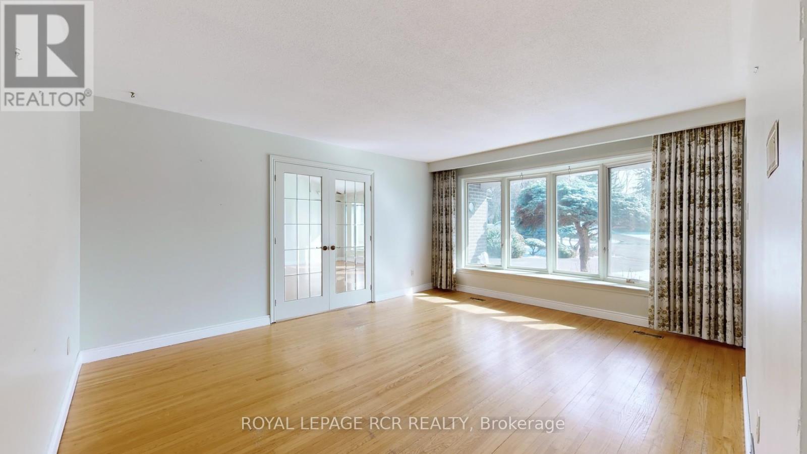 827 Legge Court, Newmarket, Ontario  L3Y 3J1 - Photo 9 - N12976762