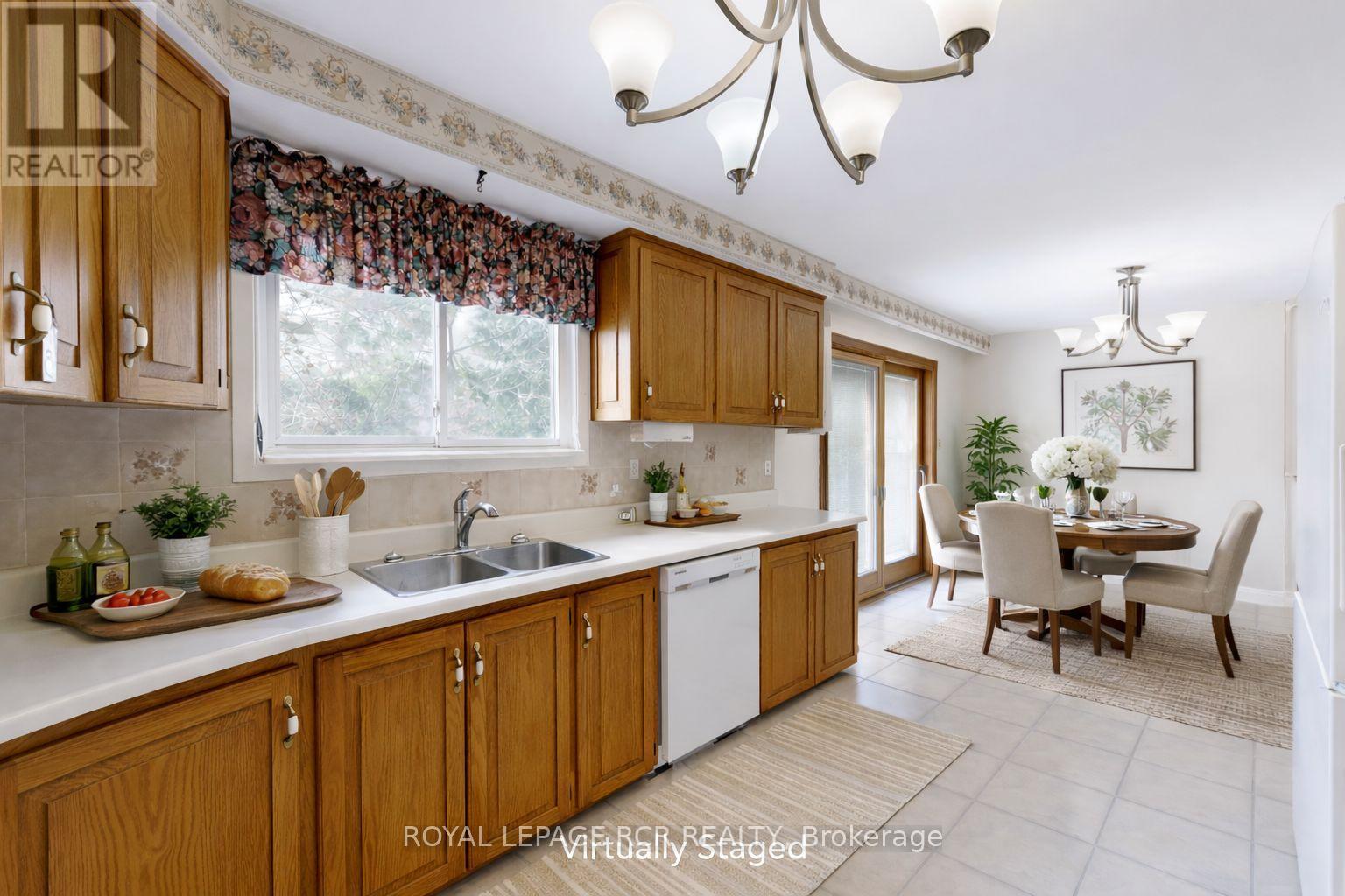 827 Legge Court, Newmarket, Ontario  L3Y 3J1 - Photo 7 - N12976762