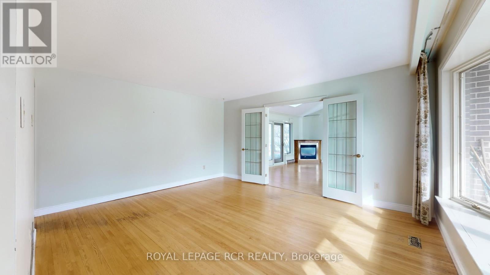 827 Legge Court, Newmarket, Ontario  L3Y 3J1 - Photo 10 - N12976762