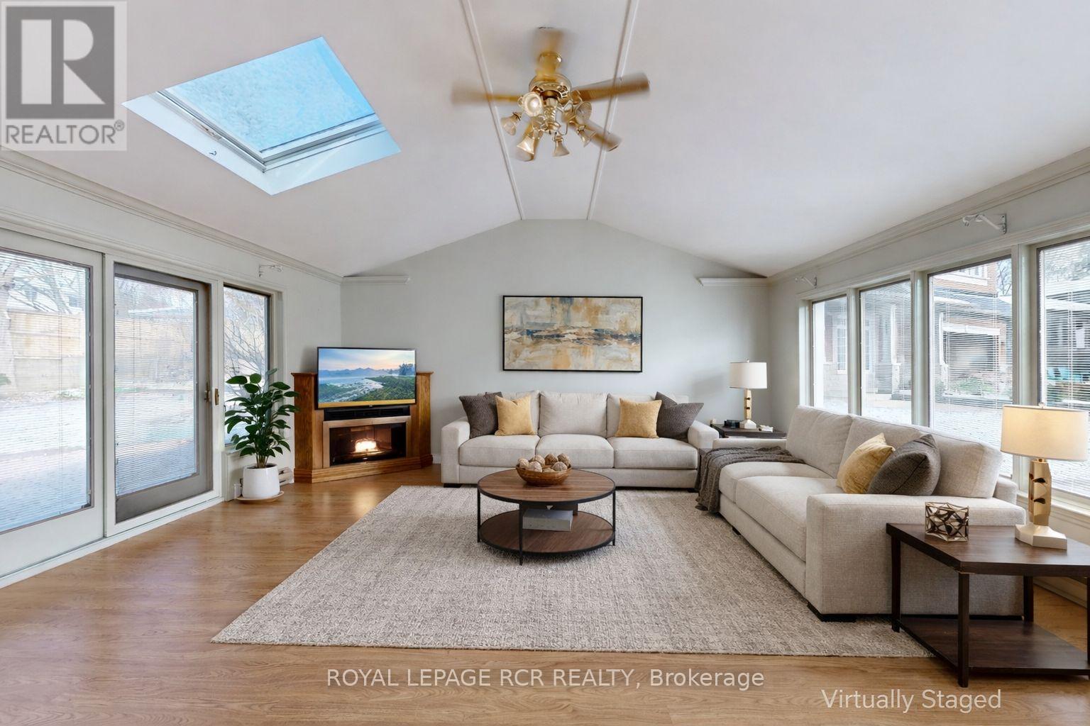 827 Legge Court, Newmarket, Ontario  L3Y 3J1 - Photo 11 - N12976762