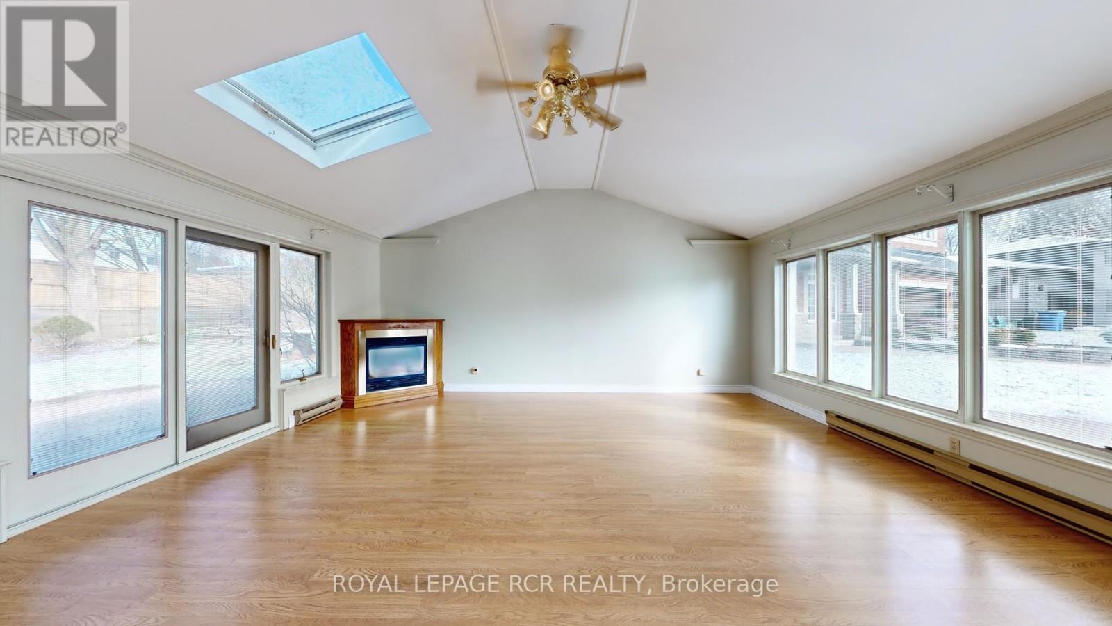 827 Legge Court, Newmarket, Ontario  L3Y 3J1 - Photo 12 - N12976762