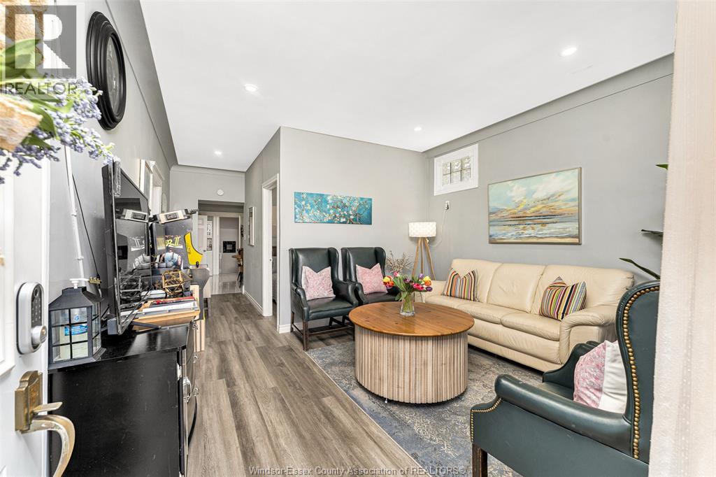 1055 Hall Avenue, Windsor, Ontario  N9A 2M6 - Photo 5 - 26007651