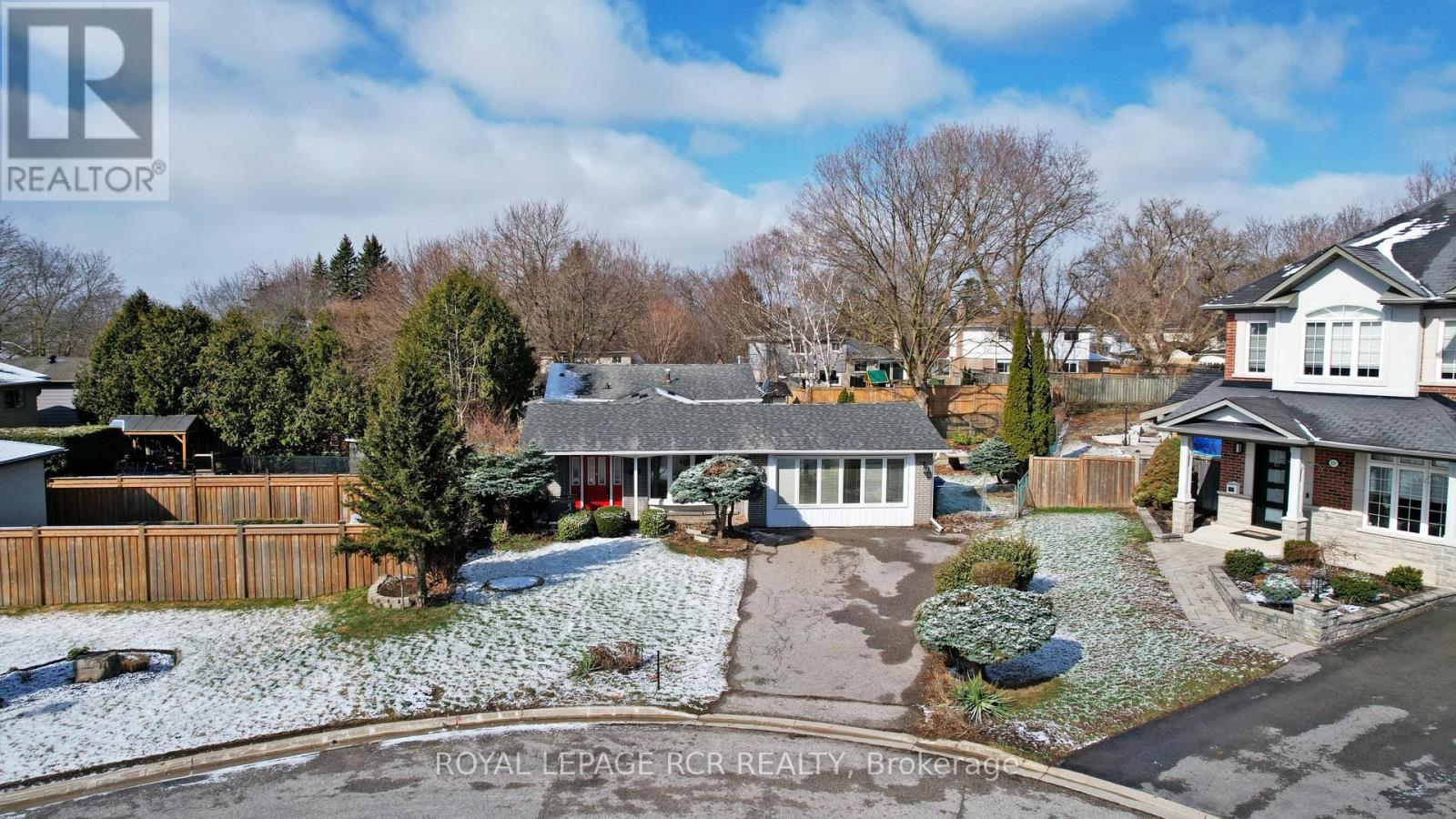 827 Legge Court, Newmarket, Ontario  L3Y 3J1 - Photo 4 - N12976762