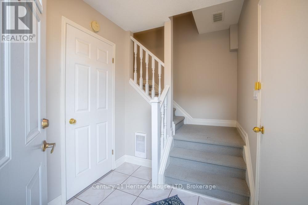 205 - 600 Carlton Street, St. Catharines, Ontario  L2M 7V9 - Photo 5 - X12976394