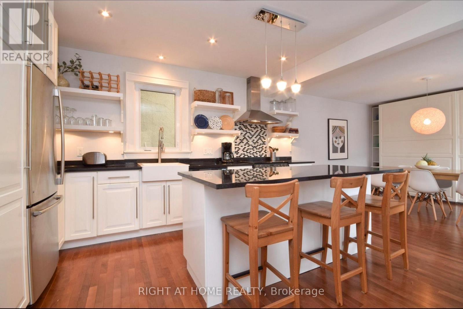 118 Lower Charlotte Street, Ottawa, Ontario  K1N 8K3 - Photo 3 - X12970602