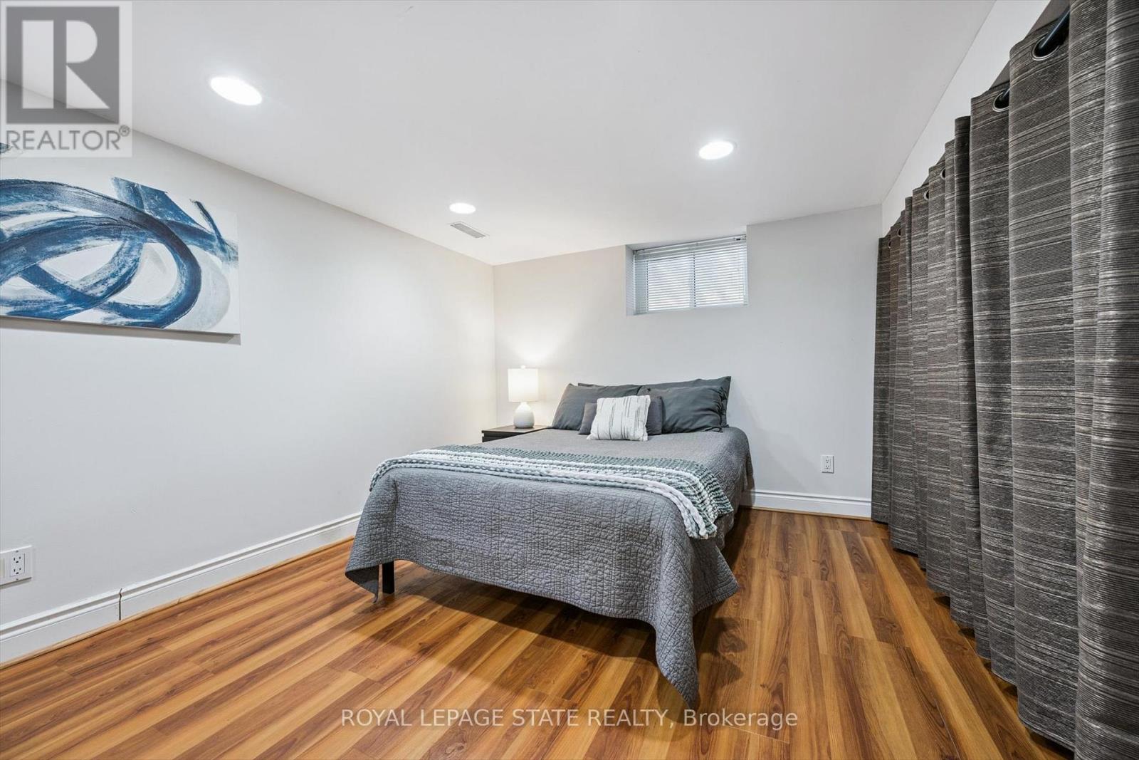 70 Westleigh Crescent, Toronto, Ontario  M8W 3Z7 - Photo 20 - W12849396