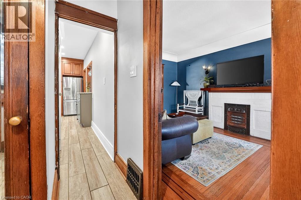 207 Edgemont Street S, Hamilton, Ontario  L8K 2J1 - Photo 5 - 40819210