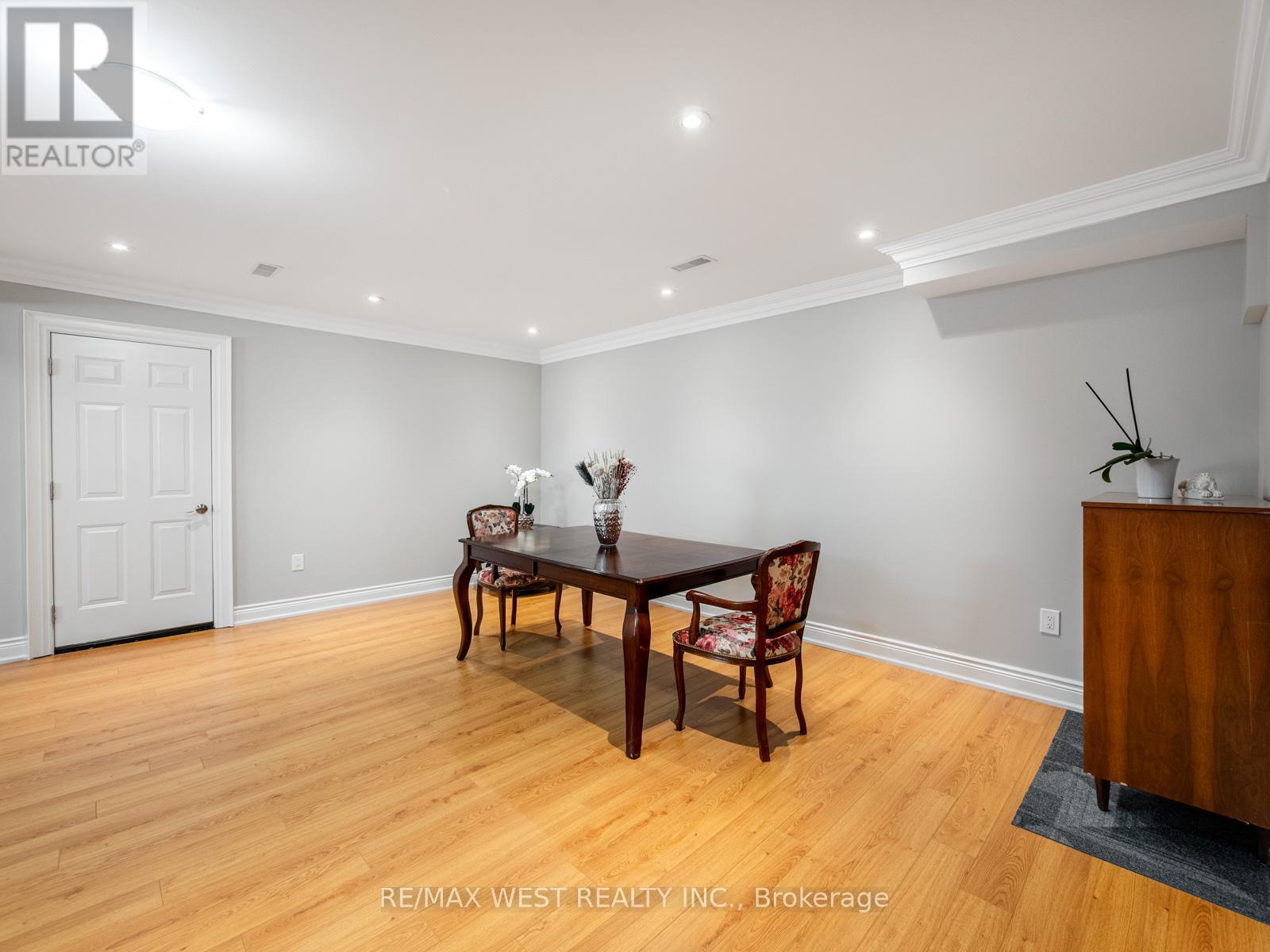 5 Paula Boulevard, Toronto, Ontario  M8W 4B5 - Photo 39 - W12977298