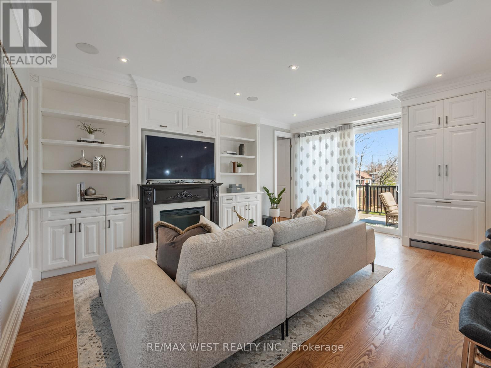 5 Paula Boulevard, Toronto, Ontario  M8W 4B5 - Photo 18 - W12977298