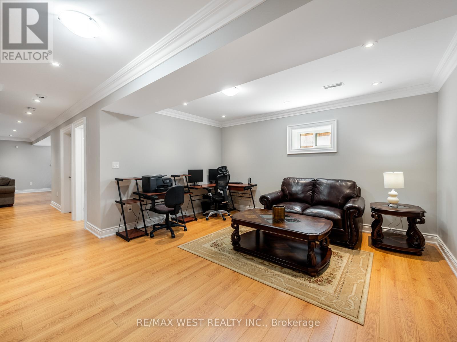 5 Paula Boulevard, Toronto, Ontario  M8W 4B5 - Photo 40 - W12977298