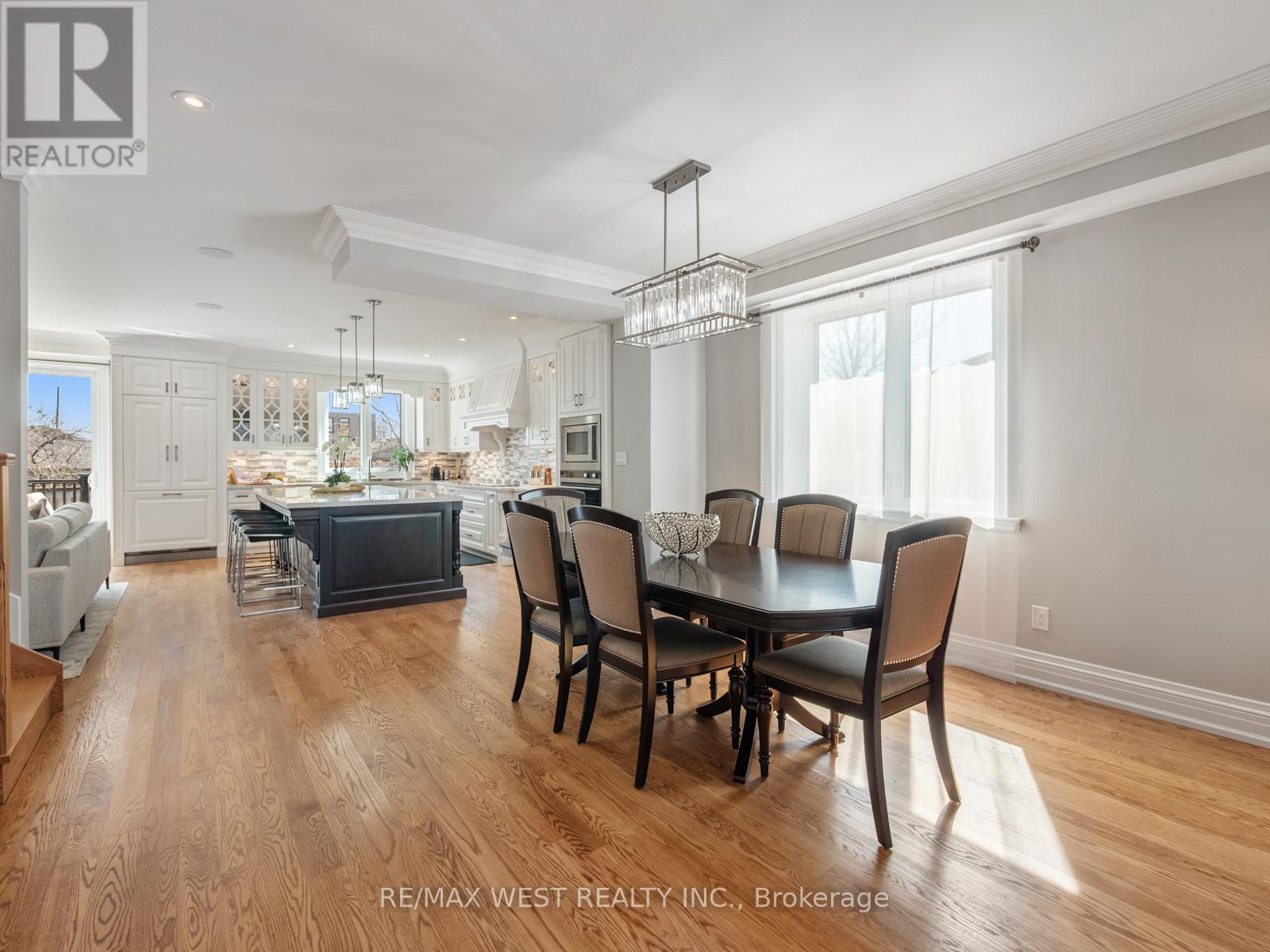 5 Paula Boulevard, Toronto, Ontario  M8W 4B5 - Photo 10 - W12977298