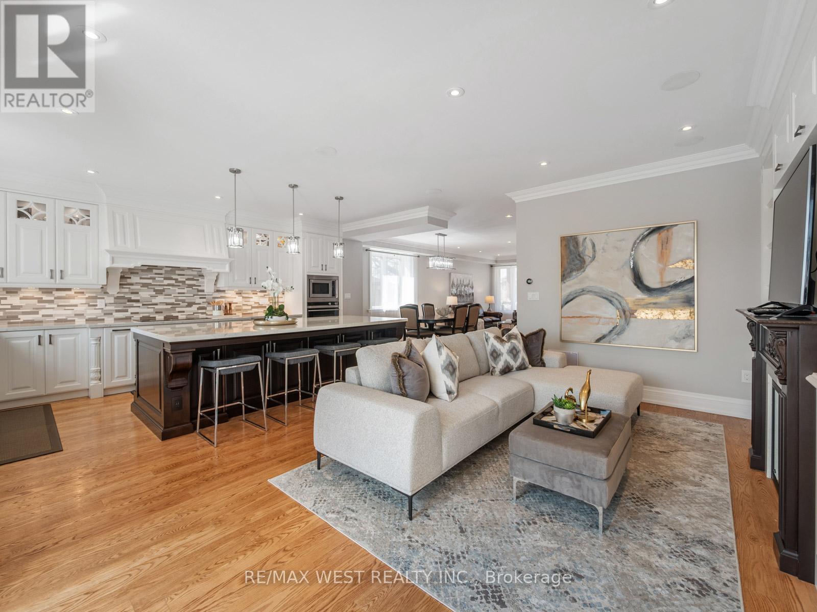 5 Paula Boulevard, Toronto, Ontario  M8W 4B5 - Photo 20 - W12977298