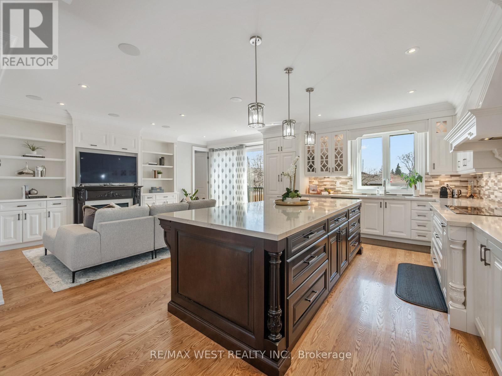 5 Paula Boulevard, Toronto, Ontario  M8W 4B5 - Photo 15 - W12977298