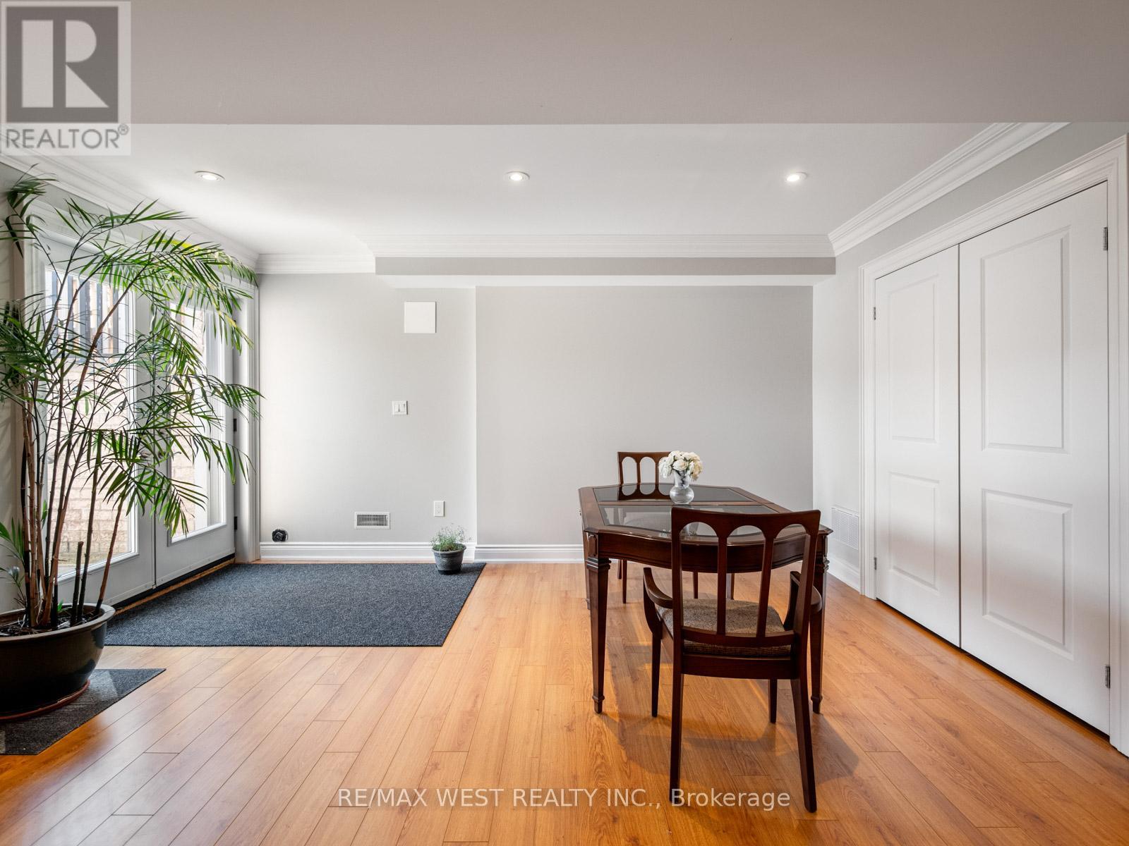 5 Paula Boulevard, Toronto, Ontario  M8W 4B5 - Photo 44 - W12977298