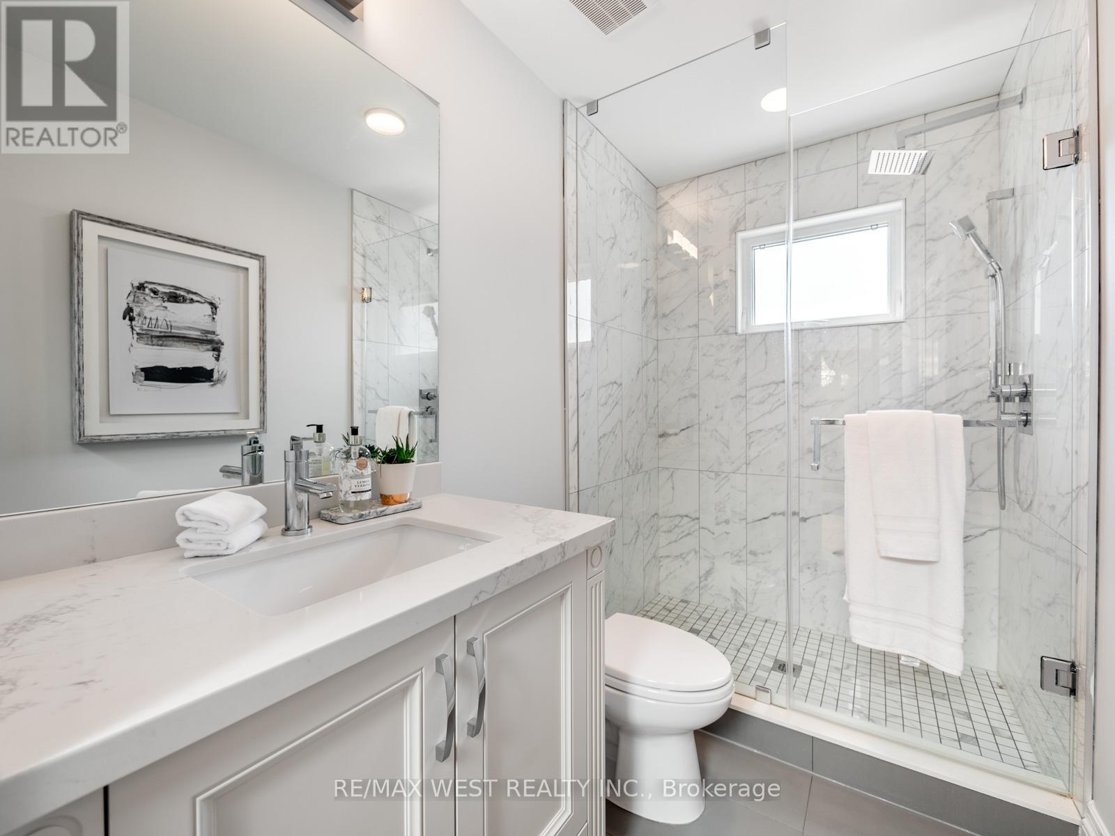 5 Paula Boulevard, Toronto, Ontario  M8W 4B5 - Photo 37 - W12977298