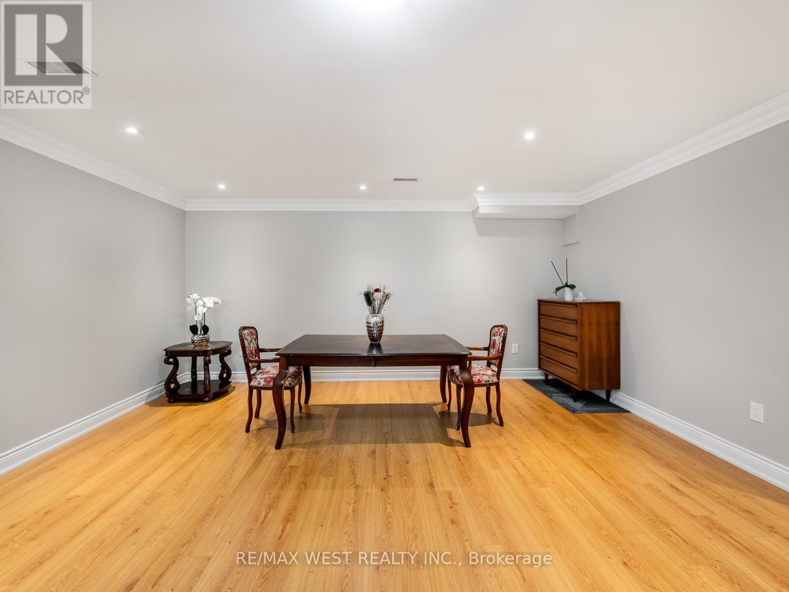 5 Paula Boulevard, Toronto, Ontario  M8W 4B5 - Photo 41 - W12977298