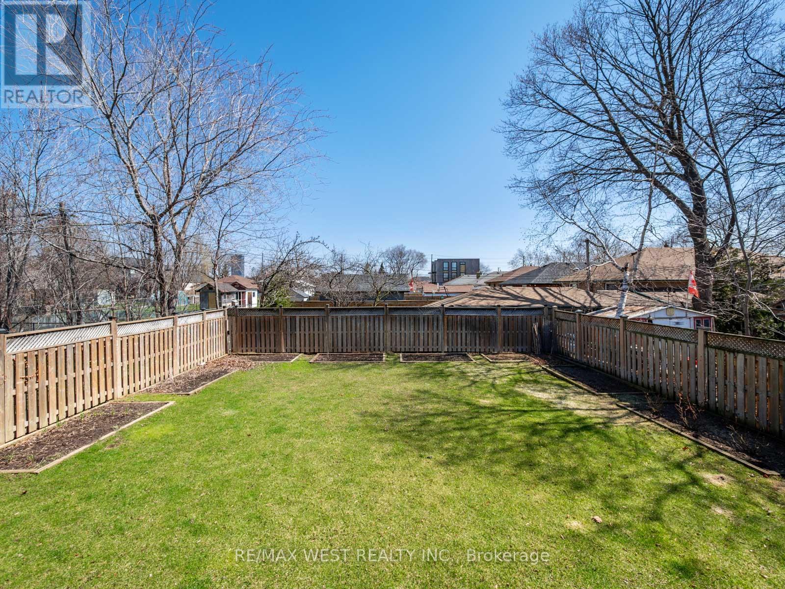 5 Paula Boulevard, Toronto, Ontario  M8W 4B5 - Photo 47 - W12977298