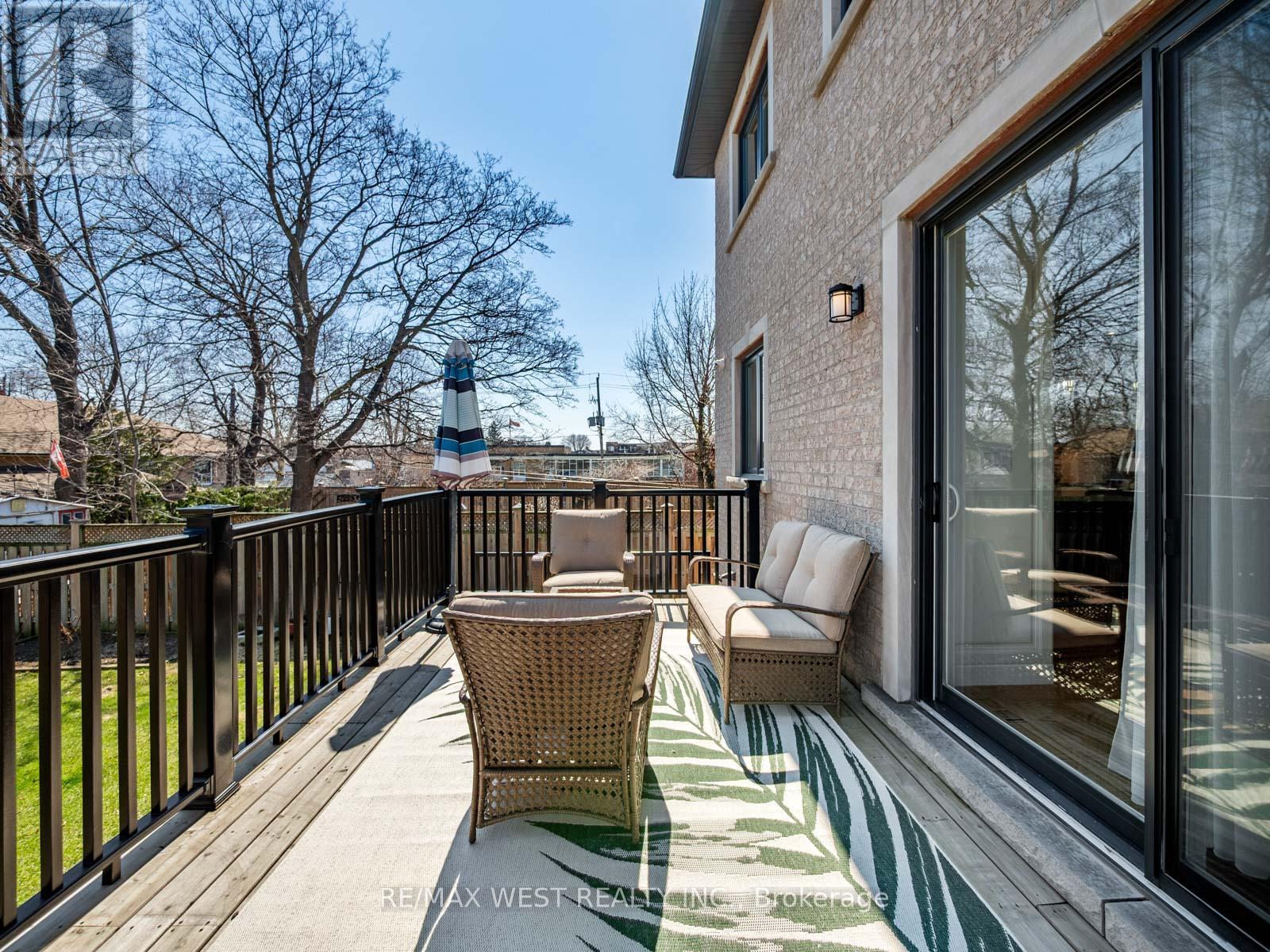 5 Paula Boulevard, Toronto, Ontario  M8W 4B5 - Photo 46 - W12977298