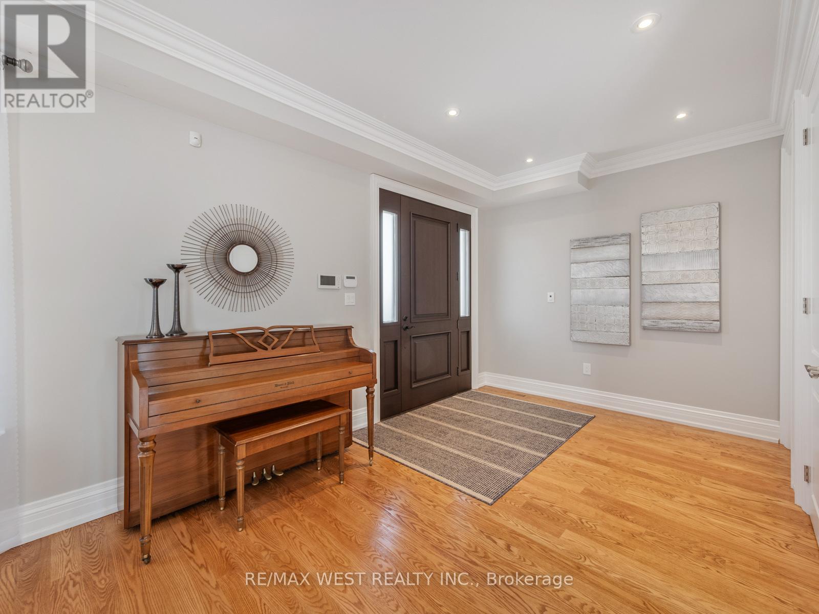 5 Paula Boulevard, Toronto, Ontario  M8W 4B5 - Photo 5 - W12977298