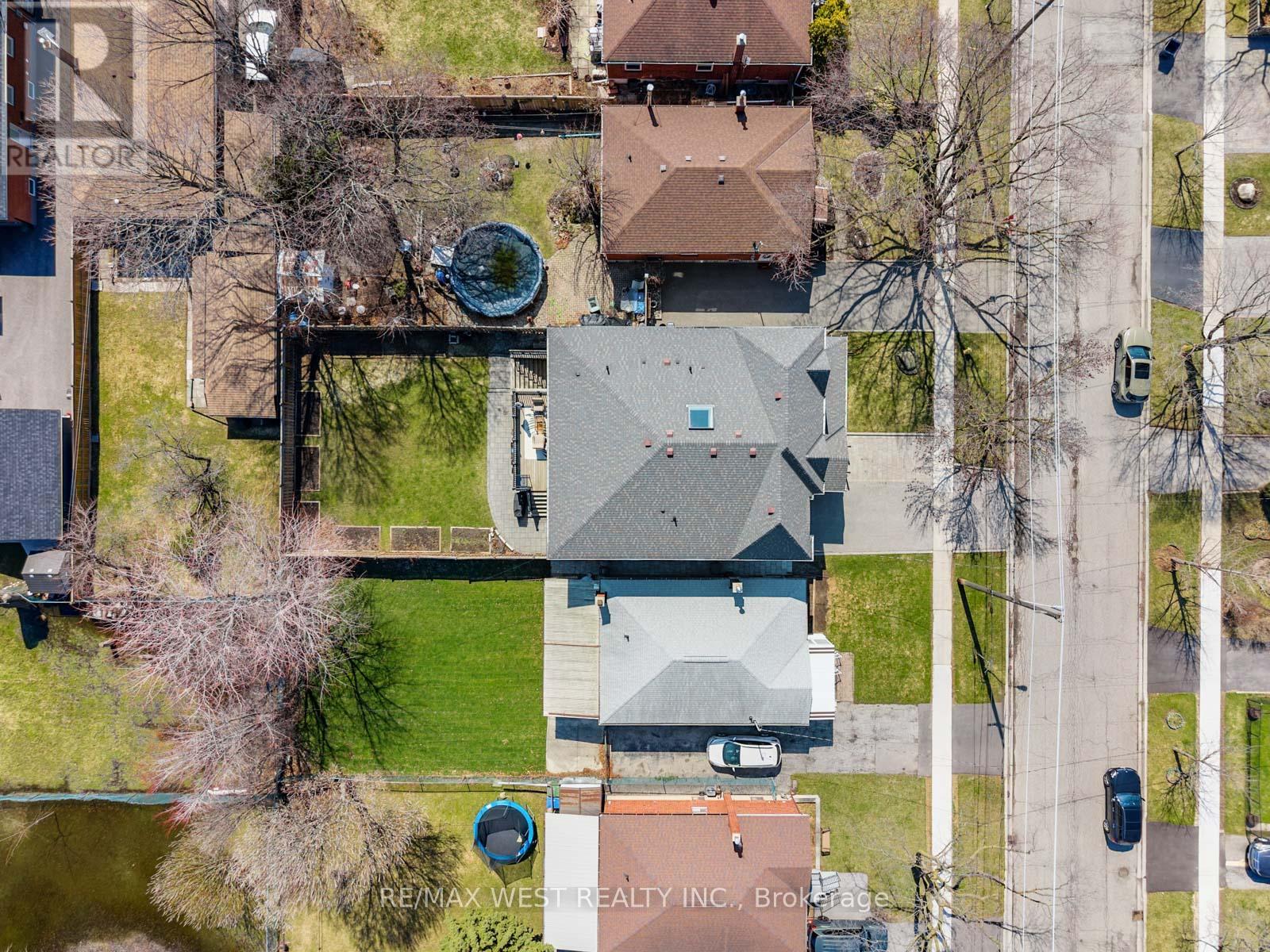 5 Paula Boulevard, Toronto, Ontario  M8W 4B5 - Photo 50 - W12977298