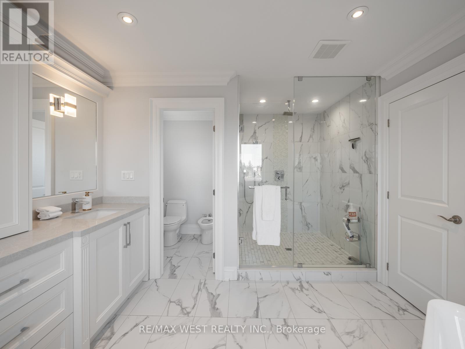 5 Paula Boulevard, Toronto, Ontario  M8W 4B5 - Photo 31 - W12977298