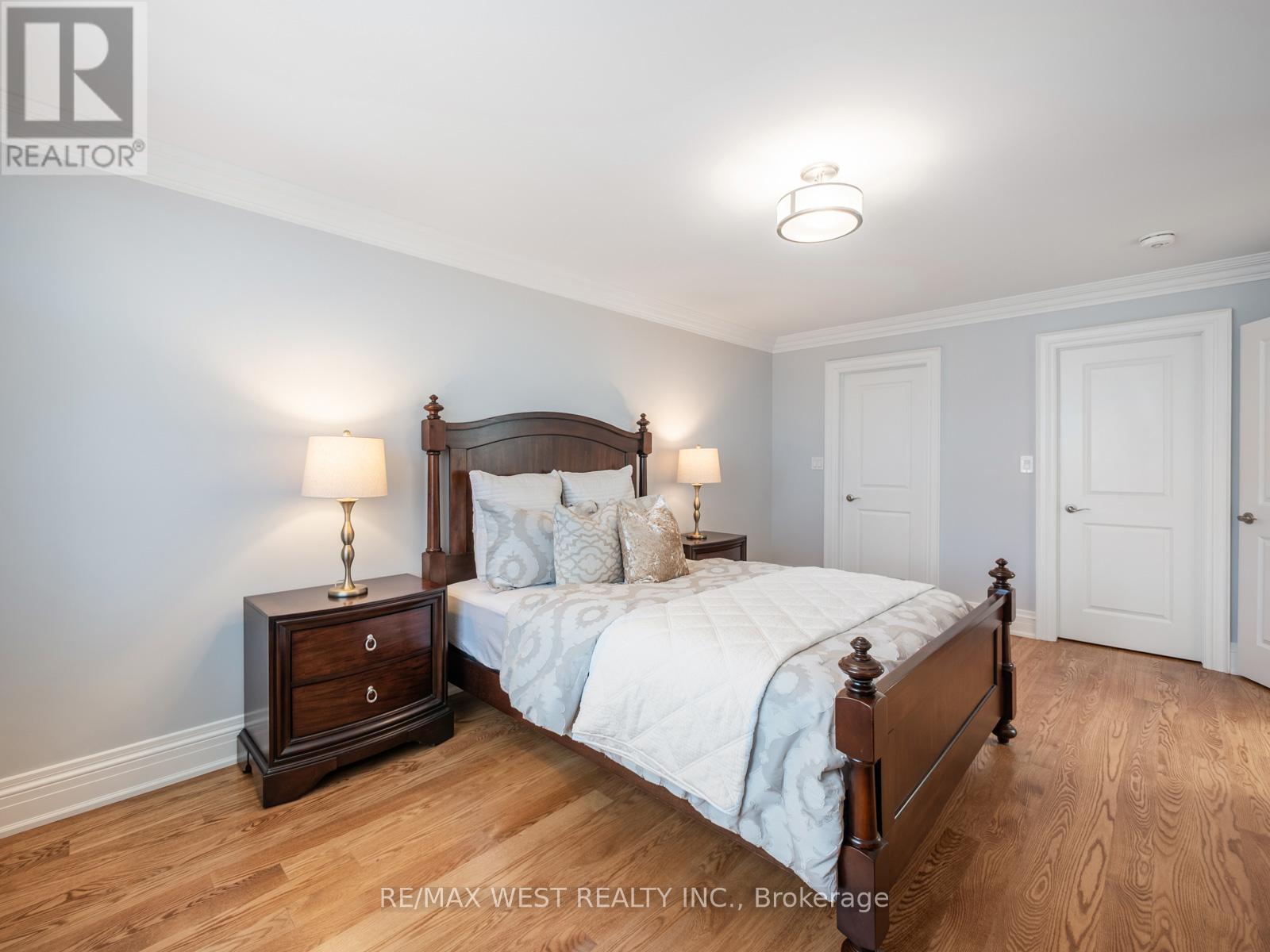 5 Paula Boulevard, Toronto, Ontario  M8W 4B5 - Photo 34 - W12977298