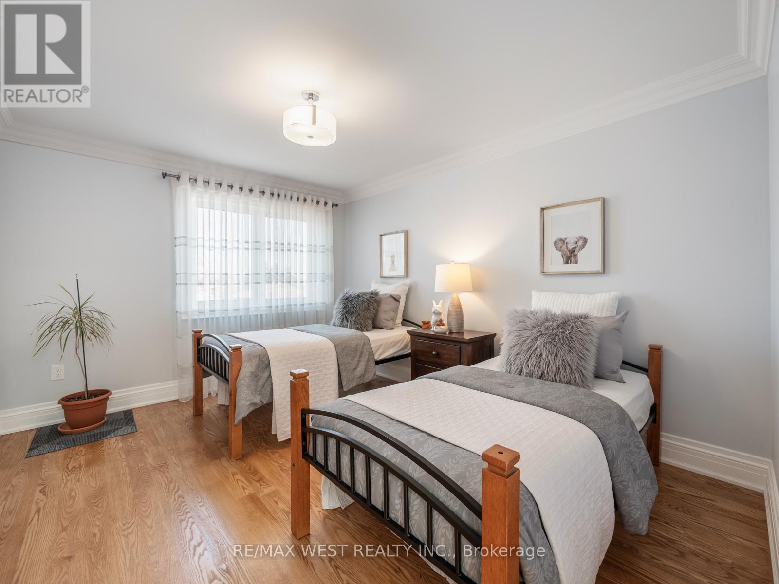 5 Paula Boulevard, Toronto, Ontario  M8W 4B5 - Photo 33 - W12977298