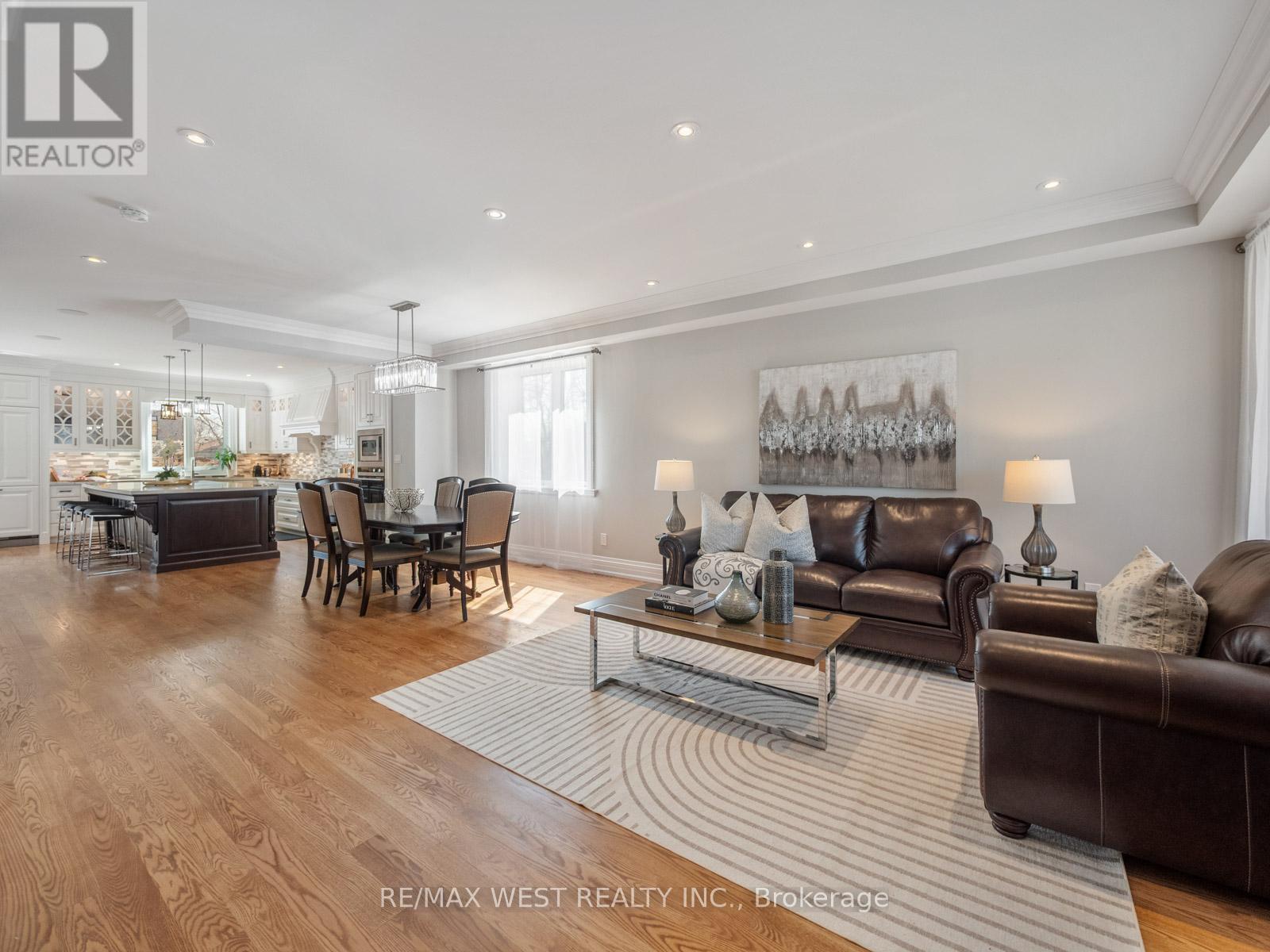 5 Paula Boulevard, Toronto, Ontario  M8W 4B5 - Photo 7 - W12977298