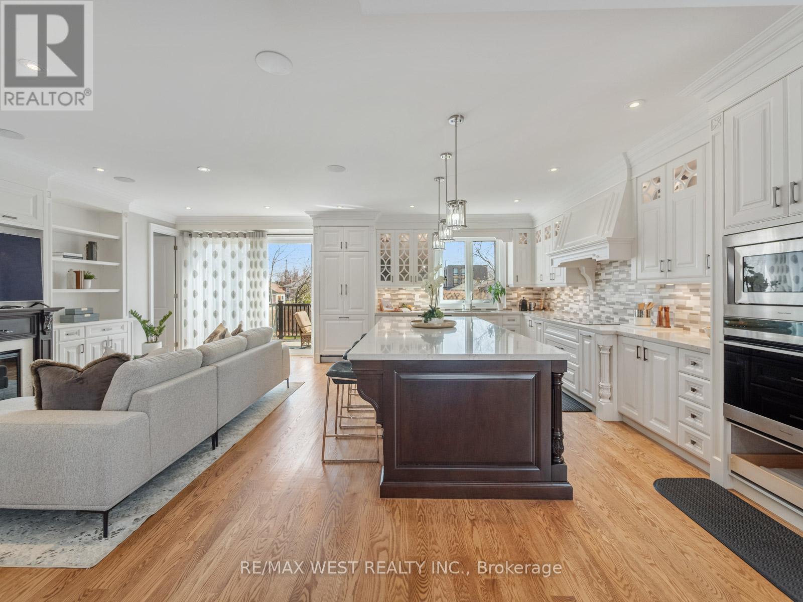 5 Paula Boulevard, Toronto, Ontario  M8W 4B5 - Photo 12 - W12977298