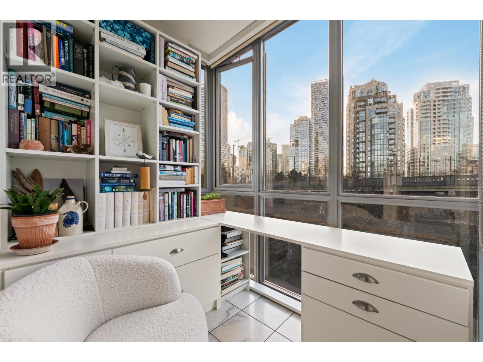 Listing Picture 10 of 26 : 601 1005 BEACH AVENUE, Vancouver / 溫哥華 - 魯藝地產 Yvonne Lu Group - MLS Medallion Club Member