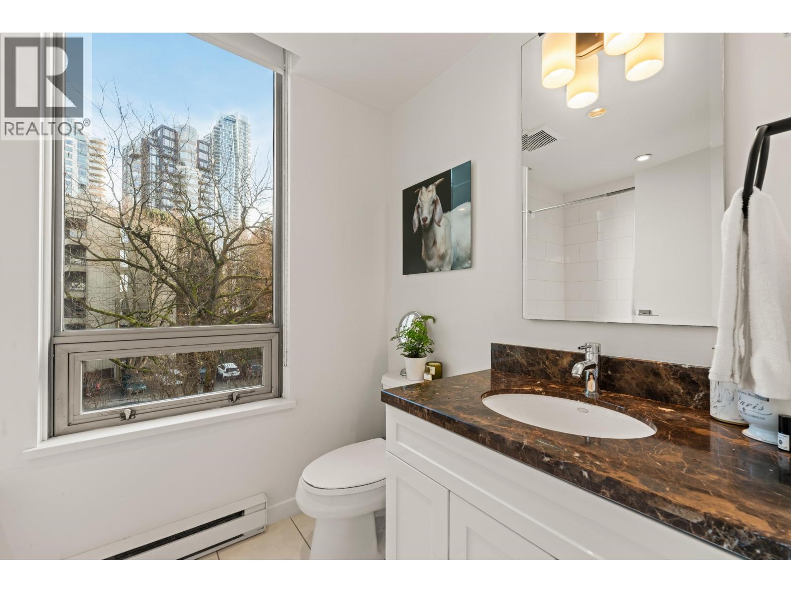 Listing Picture 17 of 26 : 601 1005 BEACH AVENUE, Vancouver / 溫哥華 - 魯藝地產 Yvonne Lu Group - MLS Medallion Club Member