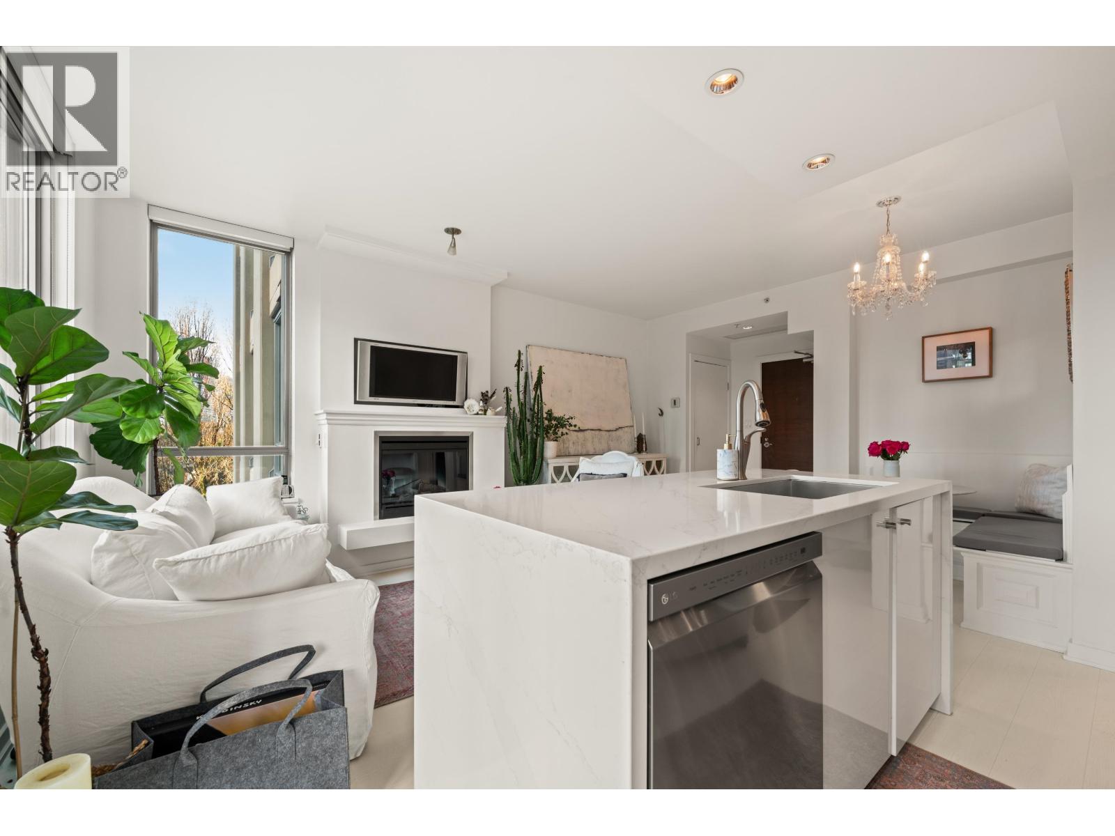 Listing Picture 5 of 26 : 601 1005 BEACH AVENUE, Vancouver / 溫哥華 - 魯藝地產 Yvonne Lu Group - MLS Medallion Club Member