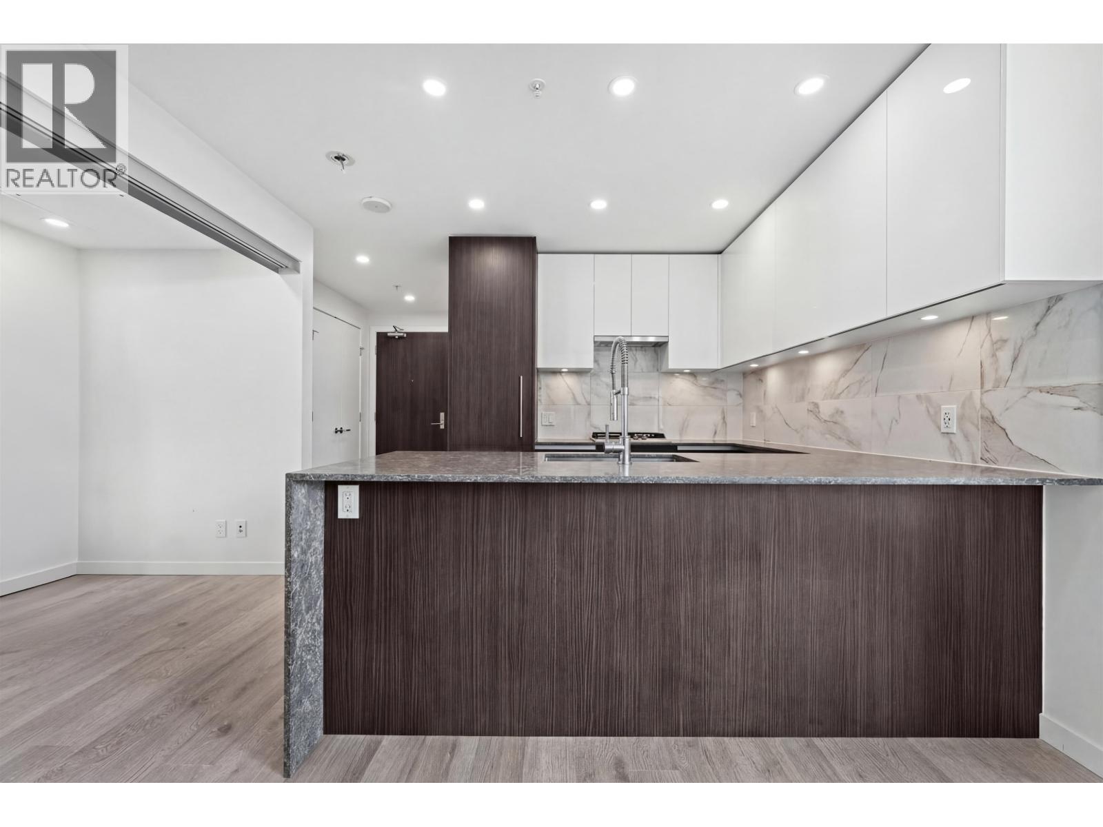 907 5333 Goring Street, Burnaby, British Columbia V5B 3A2 - Photo 8 - R3100375