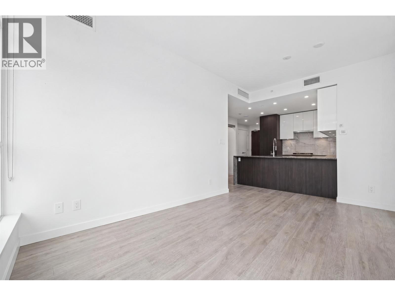 907 5333 Goring Street, Burnaby, British Columbia V5B 3A2 - Photo 4 - R3100375