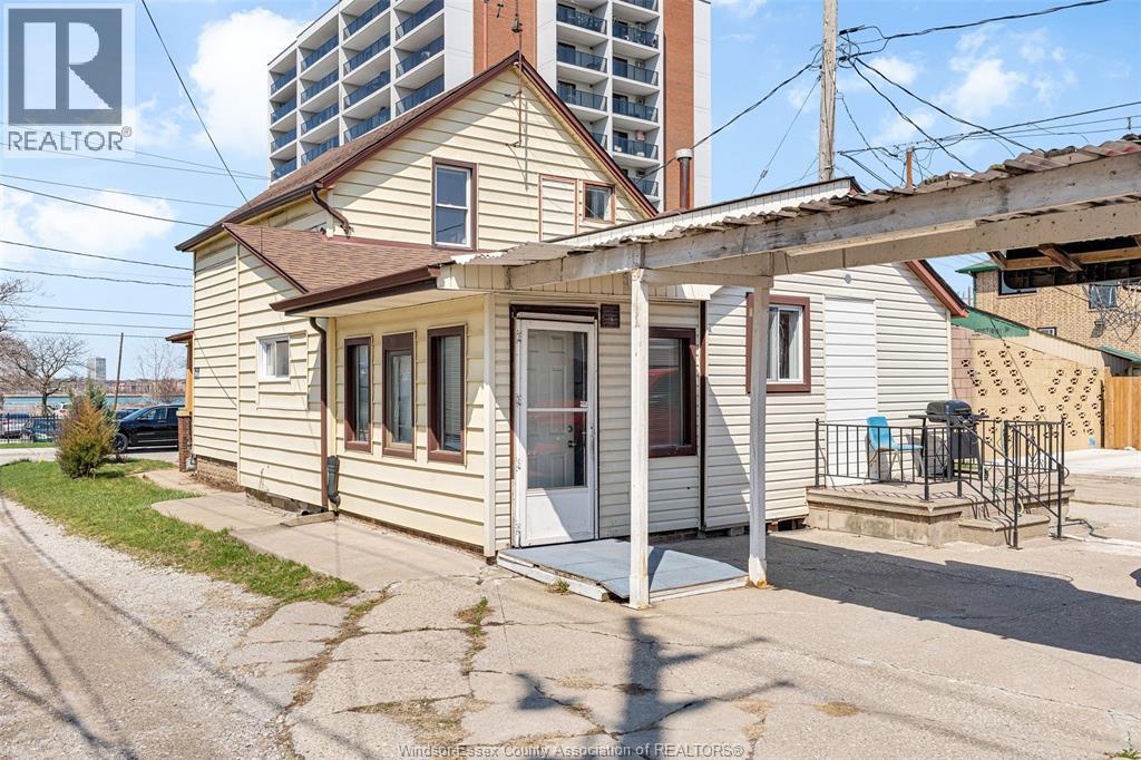 947 Chatham Street East, Windsor, Ontario  N9A 2Y1 - Photo 4 - 26007656