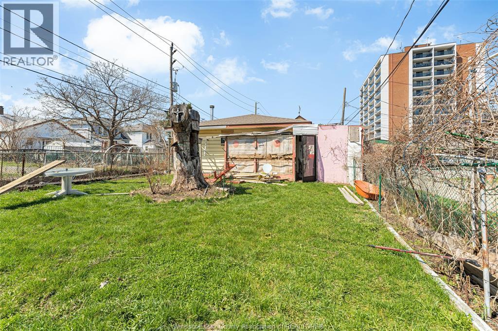 947 Chatham Street East, Windsor, Ontario  N9A 2Y1 - Photo 33 - 26007656