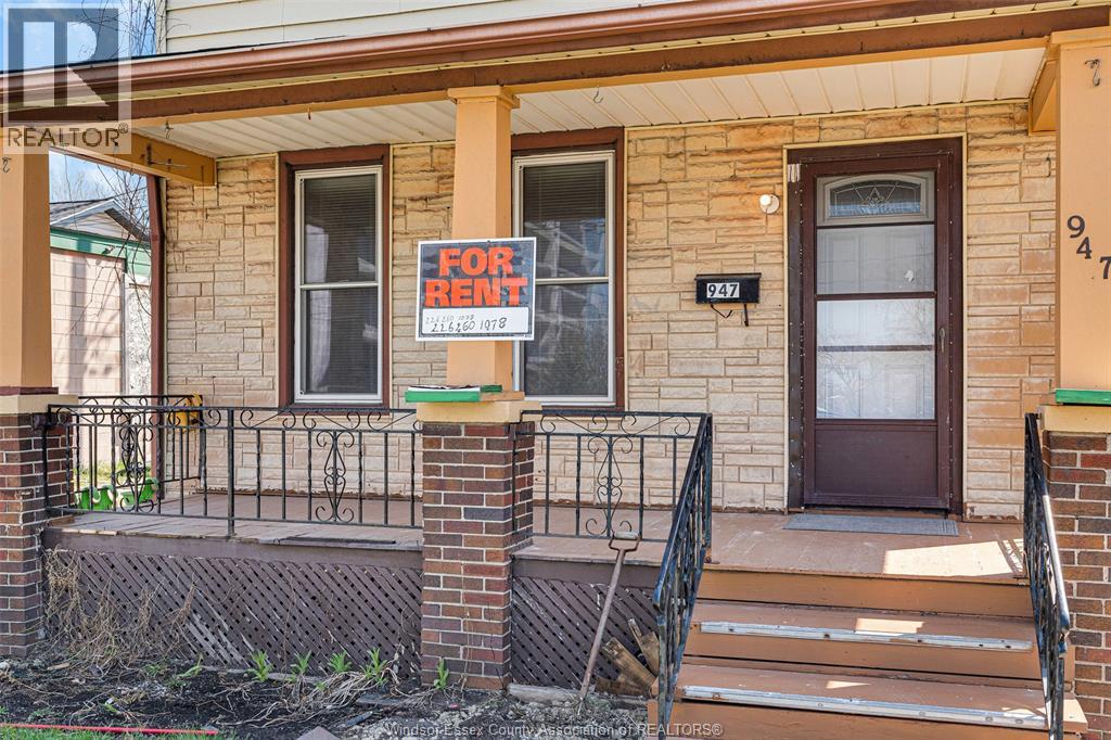 947 Chatham Street East, Windsor, Ontario  N9A 2Y1 - Photo 3 - 26007656