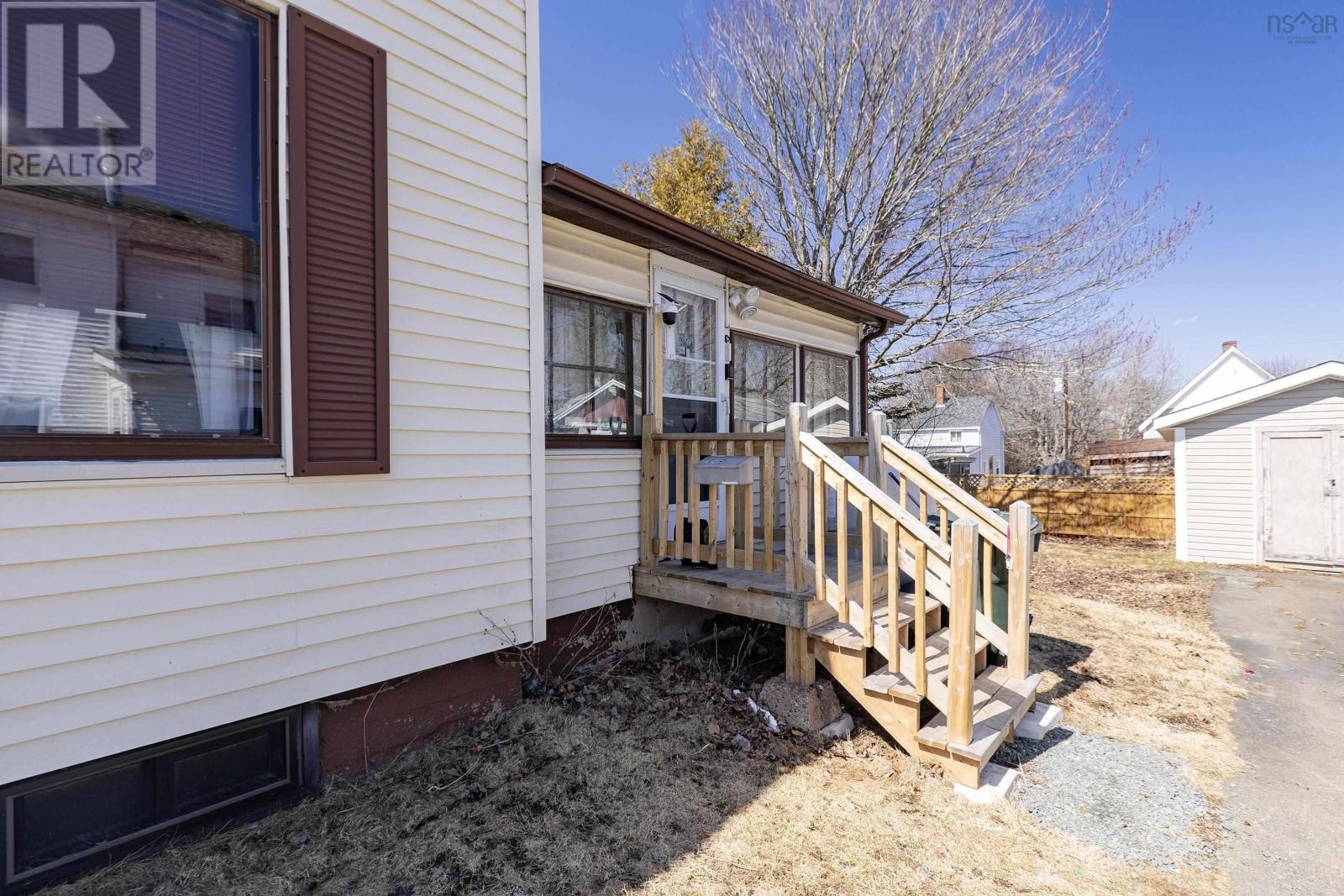 5 Minto Street, Amherst, Nova Scotia  B4H 1H1 - Photo 4 - 202606820