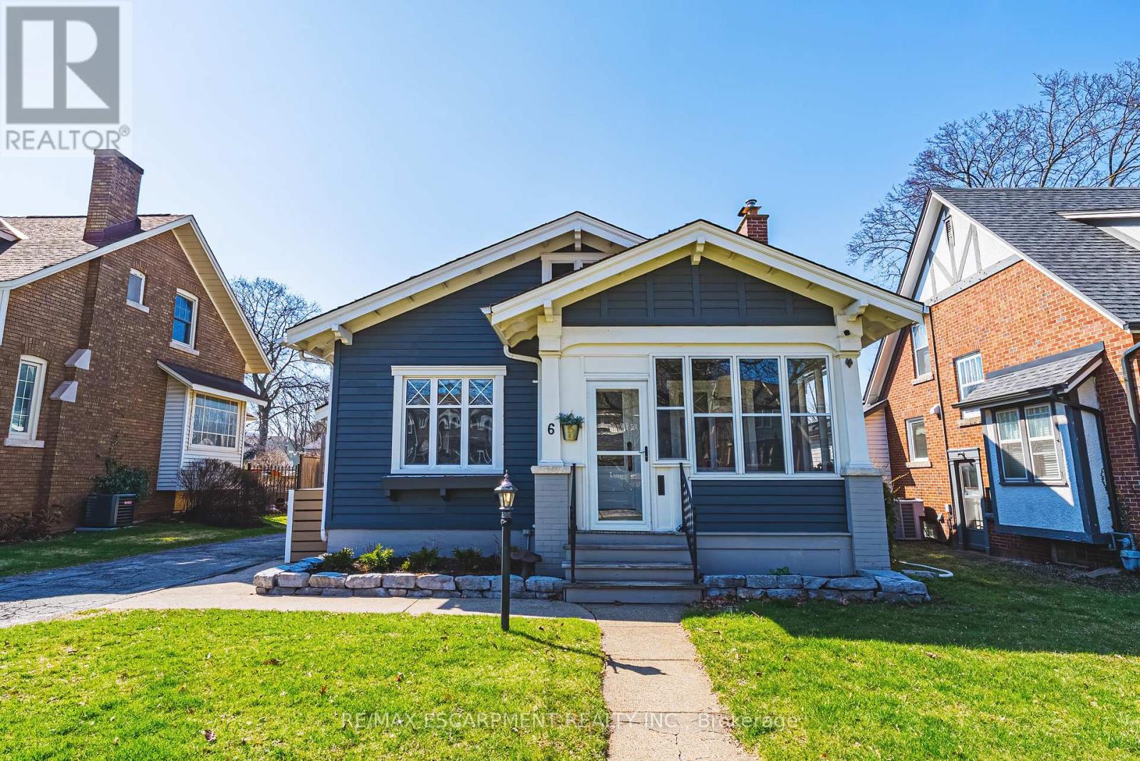 6 Nelles Boulevard, Grimsby, Ontario  L3M 3R1 - Photo 2 - X12895432