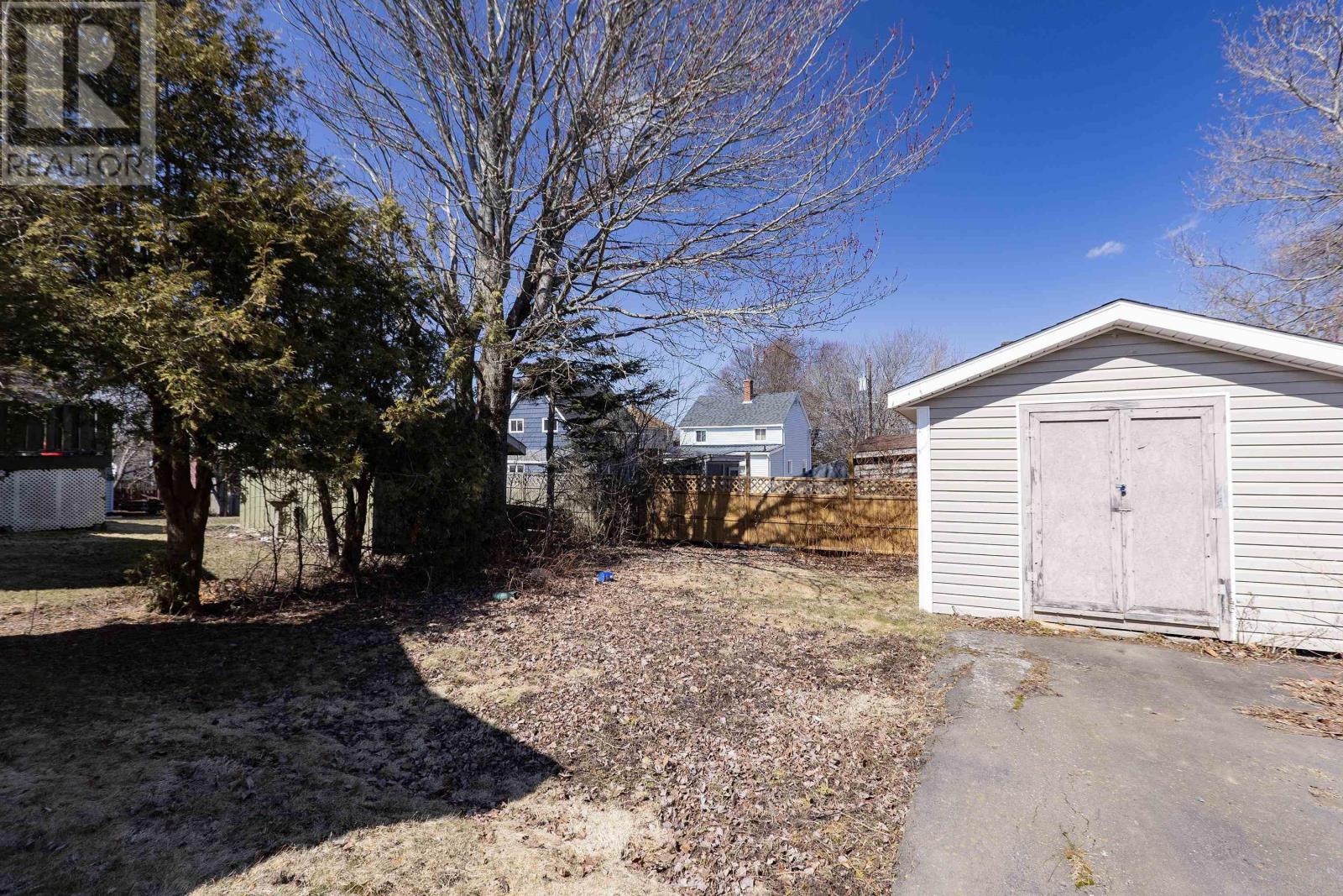 5 Minto Street, Amherst, Nova Scotia  B4H 1H1 - Photo 3 - 202606820